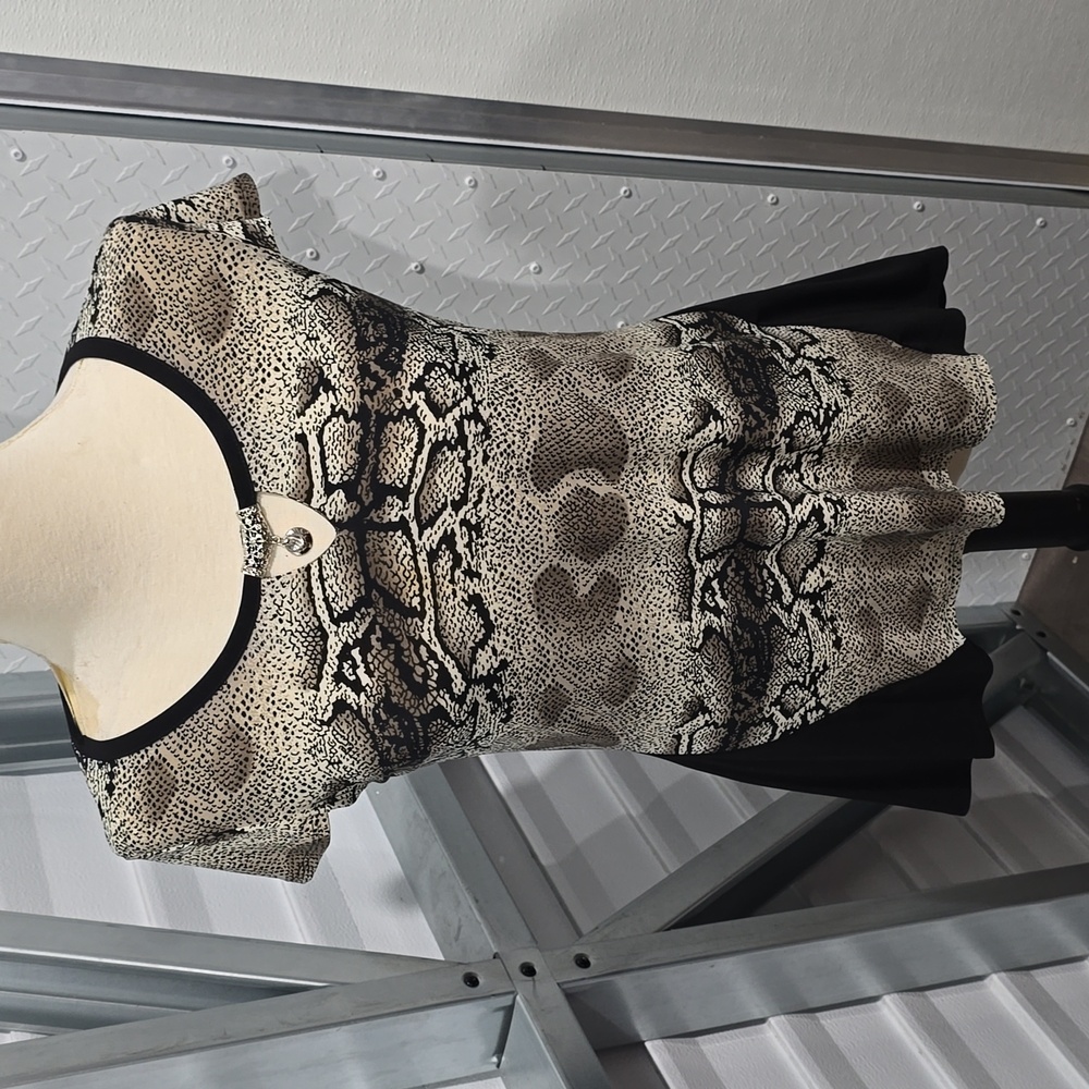 Elie McCarthy snakeskin and black blouse‎ Size Small